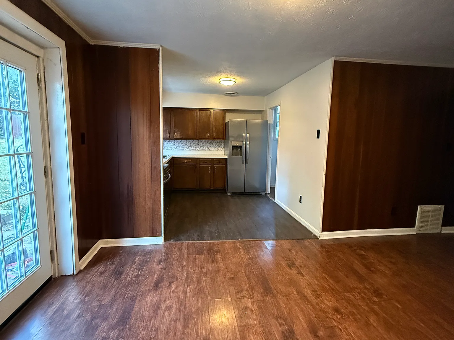 3 bed, 1.5 bath, 1584 sqft, $1,800 — Photo 2