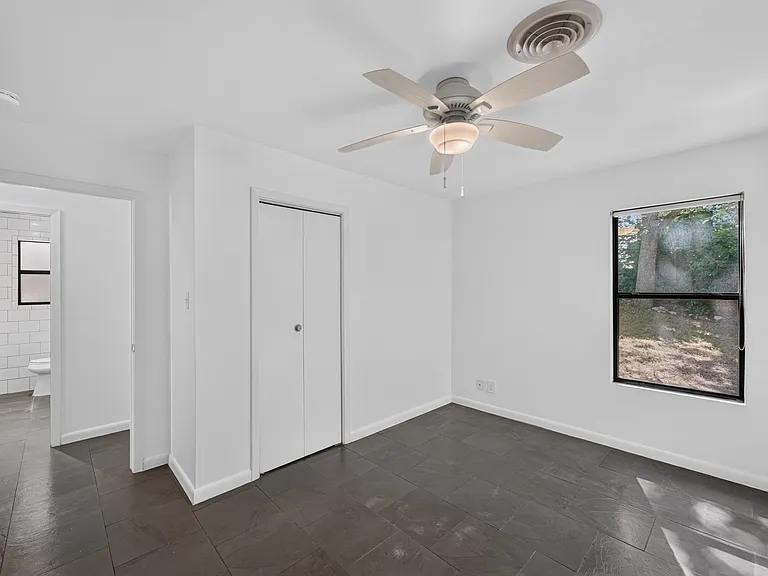 1703 Wethersfield Rd — Photo 15