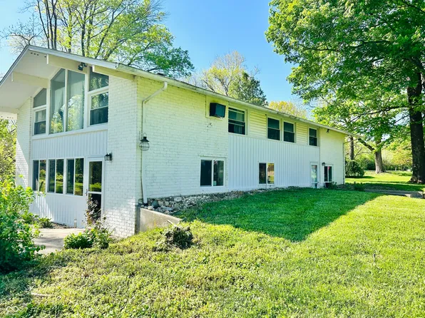3081 S Woodridge Rd, Shelbyville, IN 46176