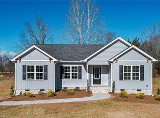 527 Grooms Rd, Reidsville, NC 27320