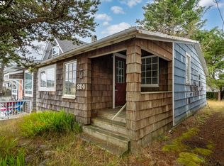 324 6th Ave, Seaside, OR 97138