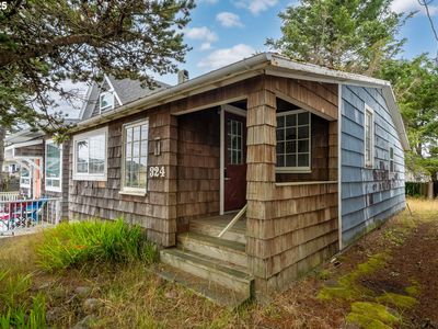 324 6th Ave, Seaside, OR, 97138