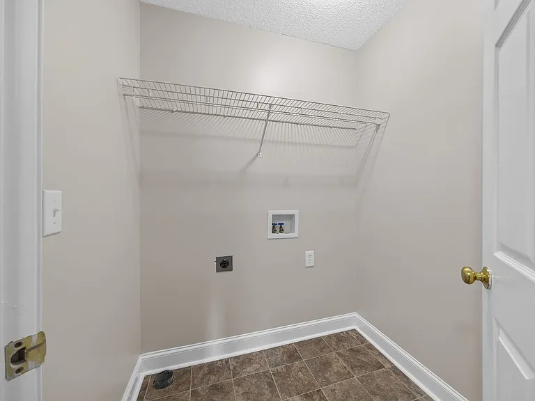 17 Whitfield Way — Photo 24