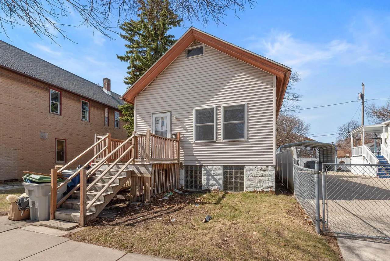 1649 South Muskego AVENUE photo 1