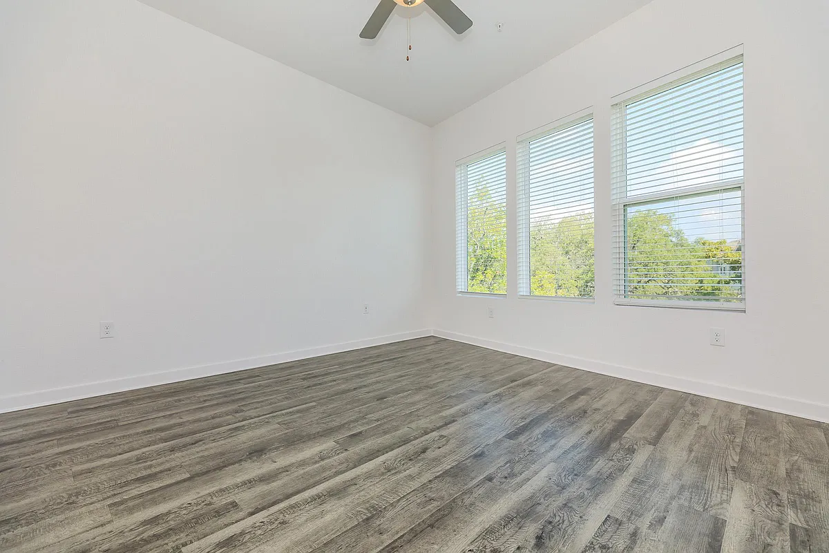 Building Photo - 420 Oakside Trl #214