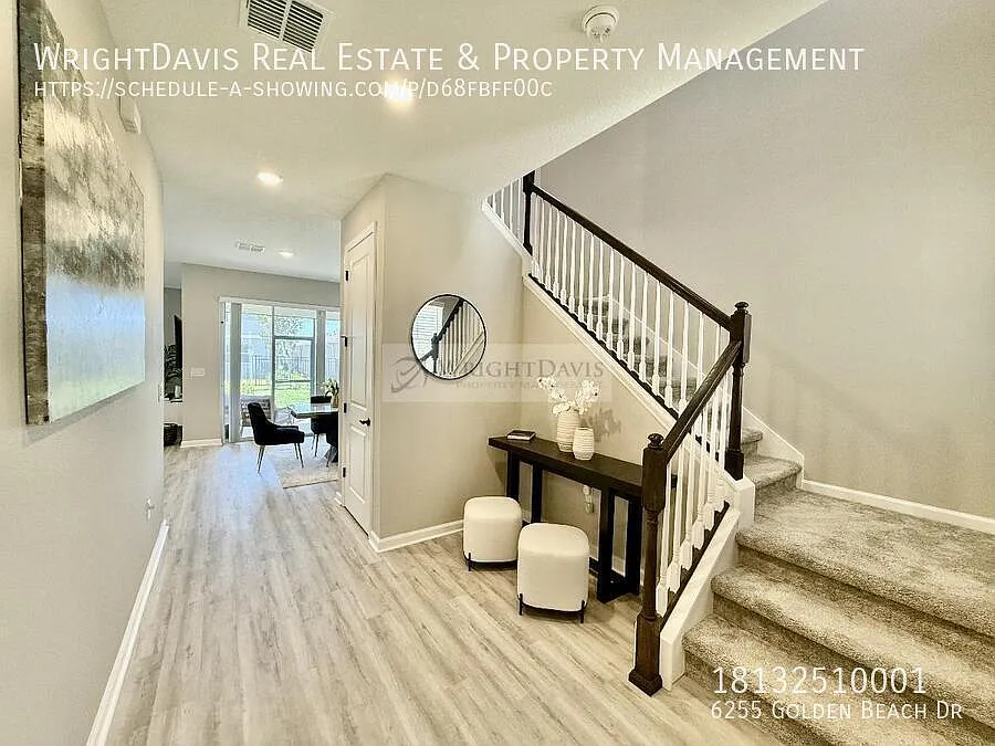 Stunning newer home in Waterset! — Photo 4
