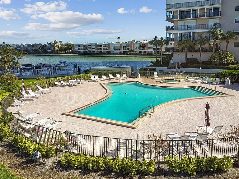 7600 Sun Island Dr S #205 — Photo 36