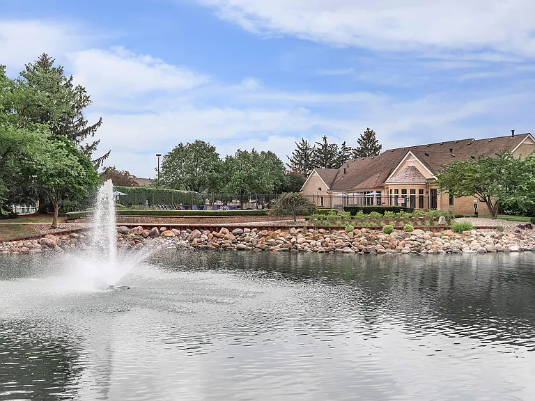 Manors at Knollwood — Photo 10