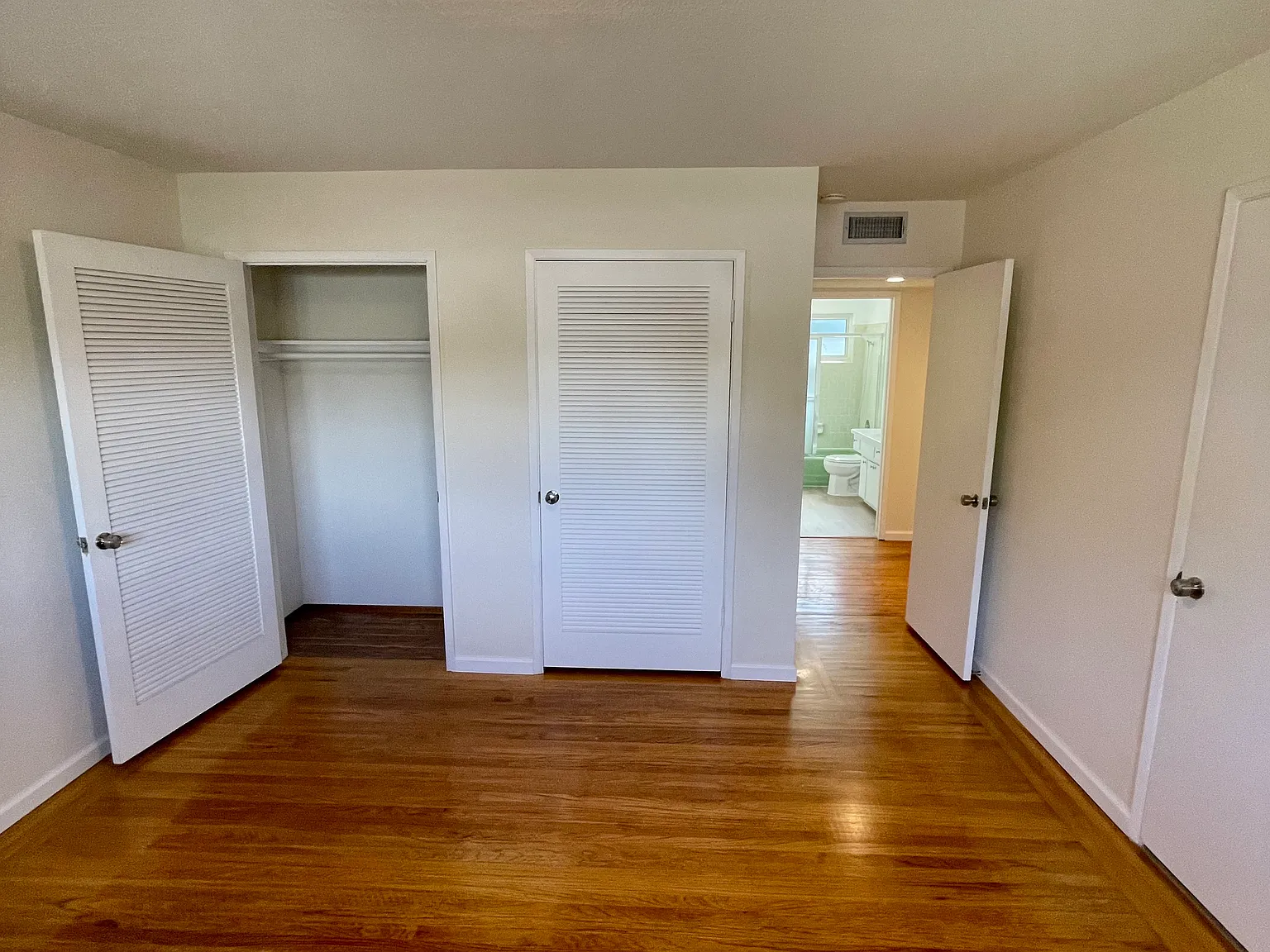 1053 Fairweather Dr — Photo 3