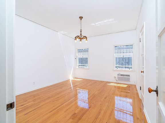 4th image of 1326 N Alta Vista Blvd #1