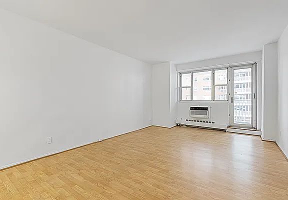 3rd image of 52-40 39th Dr APT 3J