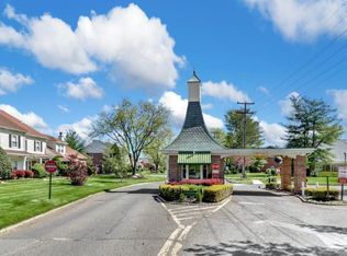 22 Maddaket Vlg, Scotch Plains, NJ 07076