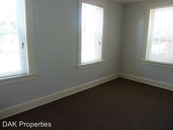 5th image of 1709 E Park Pl APT 12