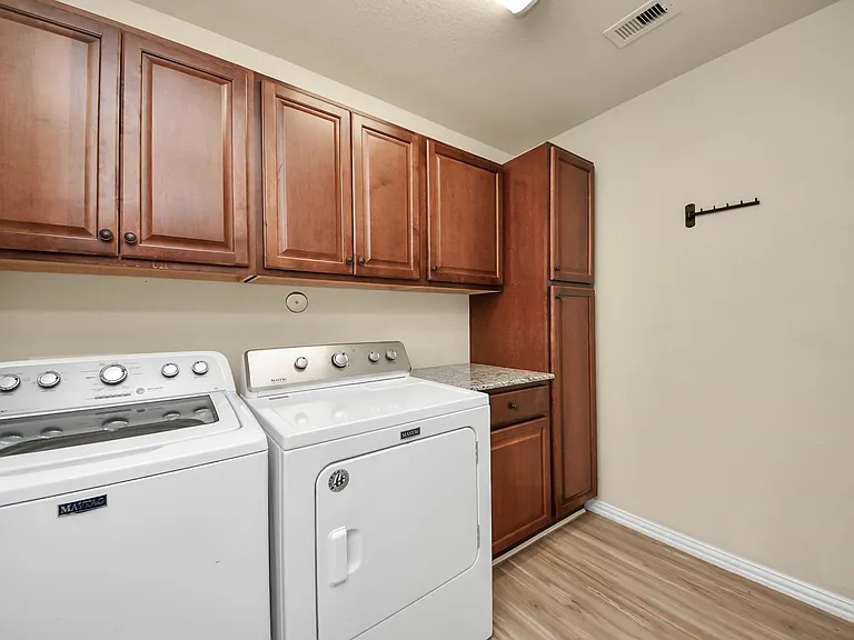 7503 Amber Village Cir — Photo 19