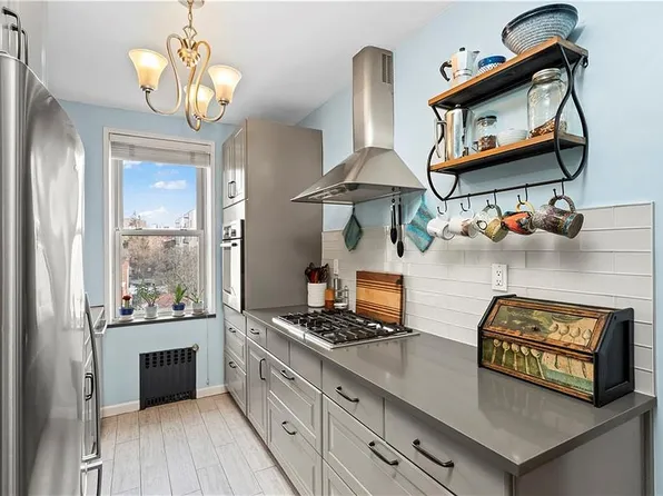 9425 Shore Rd APT 3B, Brooklyn, NY 11209