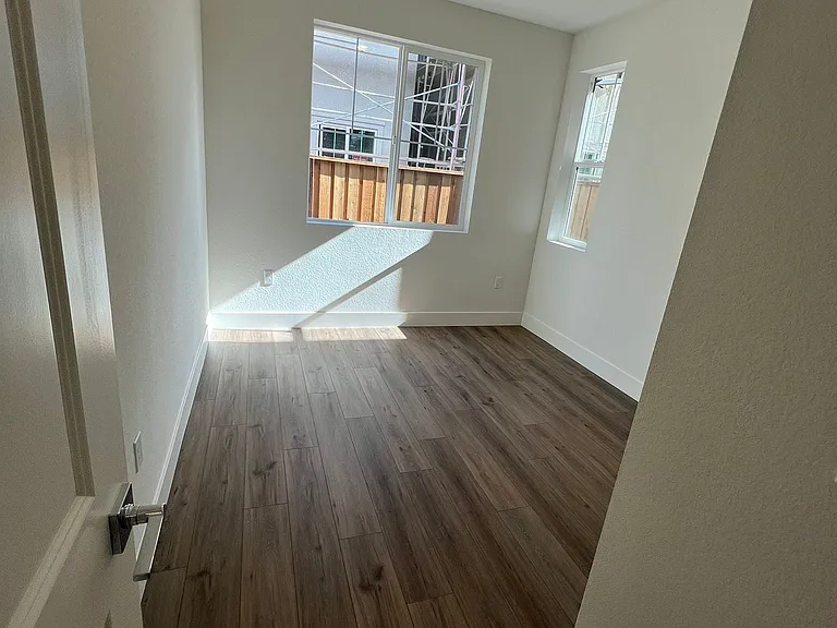 Guest Bedroom#1 (1st Floor)