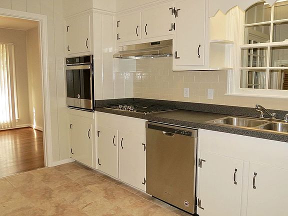 Updated kitchen, new tile