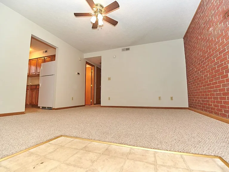 Pineview Apartments — Photo 28