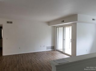 785 Clubhouse Dr, Ypsilanti, MI