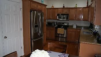 4th image of 317 NW Waterview Ct