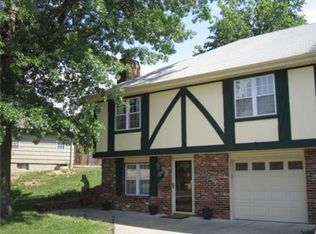 7175 NW Chapel Woods Cir, Kansas City, MO 64152