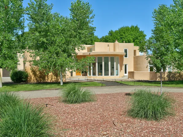 1001 El Alhambra Cir NW, Los Ranchos De Albuquerque, NM 87107