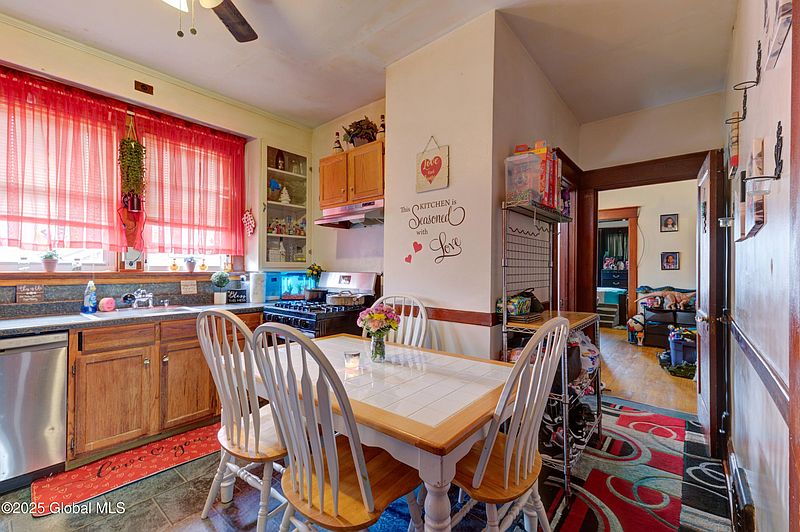 5th image of 858 6th Avenue