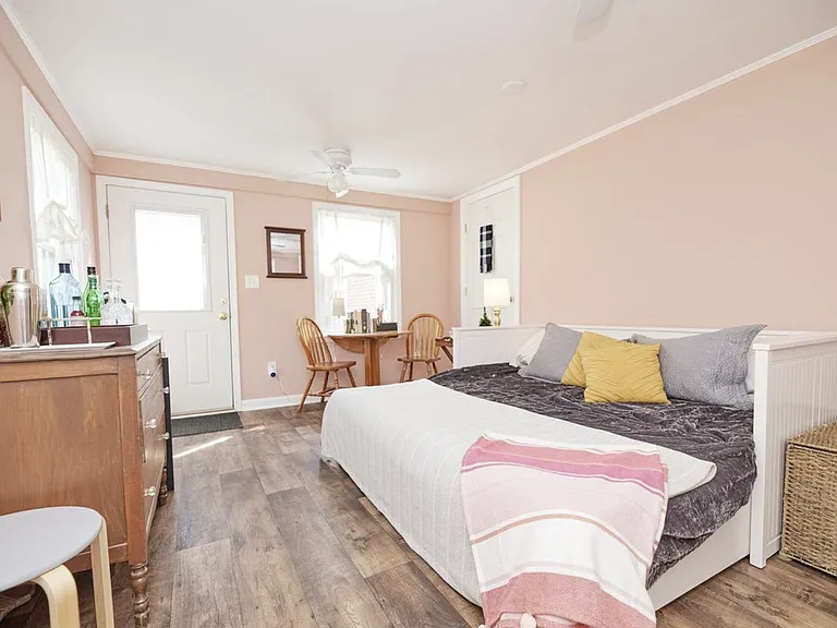 1209 Stafford Ave — Photo 19