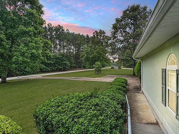 2nd image of 275 Quesenberry Dr