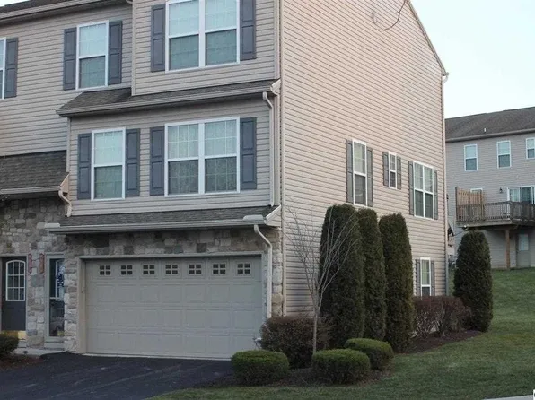 471 Waterleaf Ct, Mechanicsburg, PA 17050