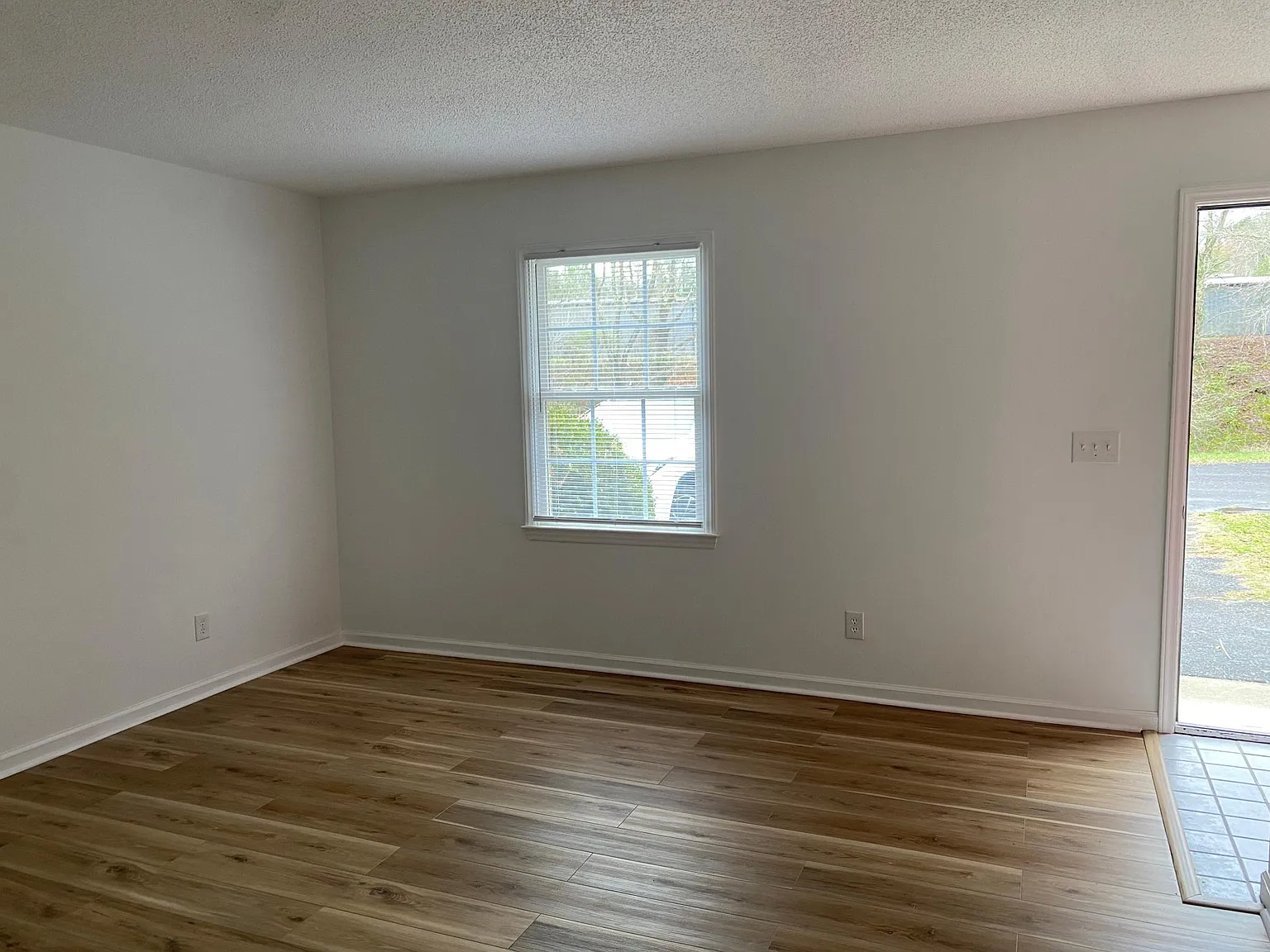 750 Woodbriar Trl — Photo 4