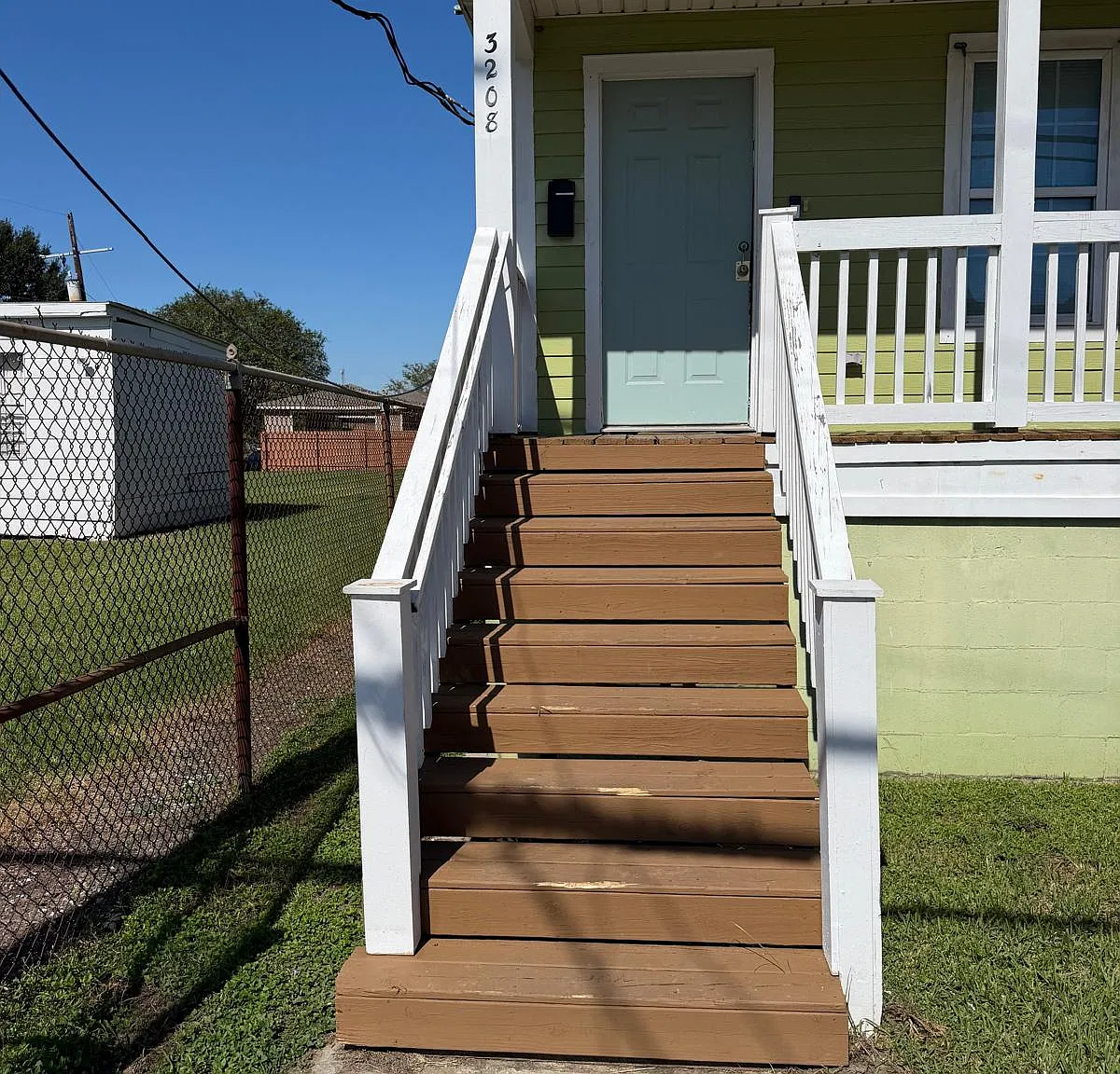 2 bed, 1000 sqft, $1,250 — Photo 2