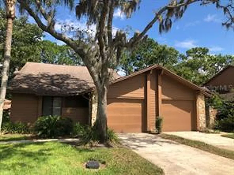 467 Newton Pl — Photo 1