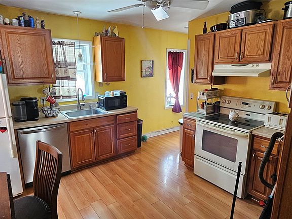 4th image of 2819 McClelland Ave