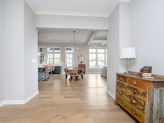 5th image of 726 Wexford Hill Ct