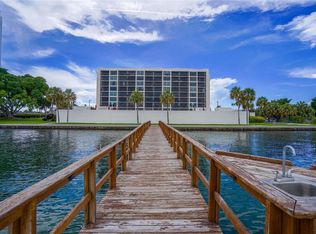 7100 Sunshine Skyway Ln S APT 201, Saint Petersburg, FL 33711