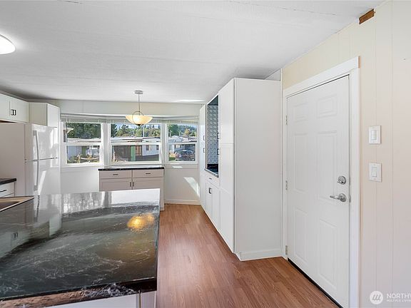 5th image of 2400 Donovan Avenue #53