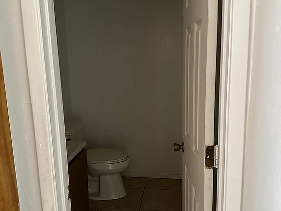4th image of 1107 E 12th St