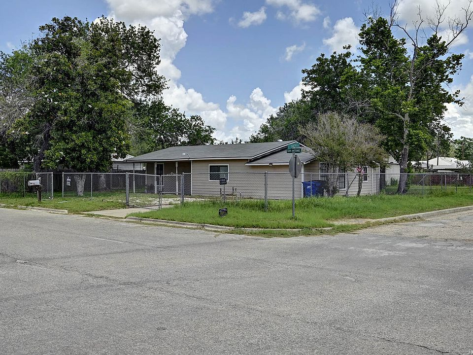 1st image of 904 San Antonio