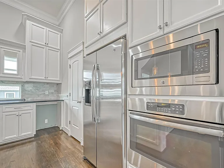 2113 Bidwell Dr — Photo 23