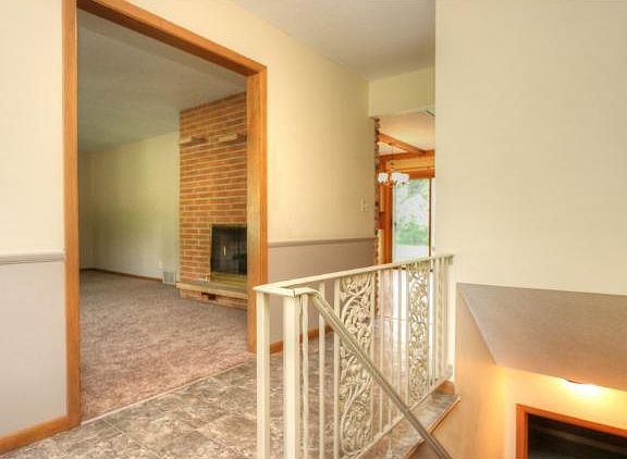 3rd image of 1201 Holly Ln