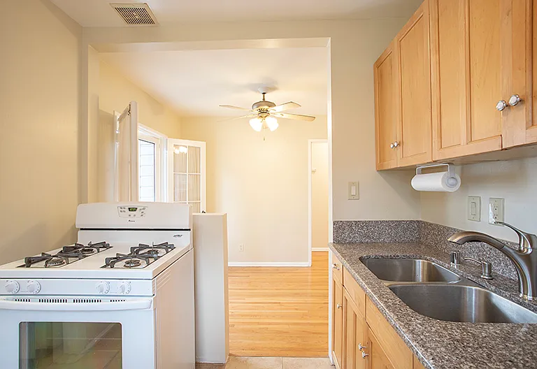 1803 Huntington Dr — Photo 8