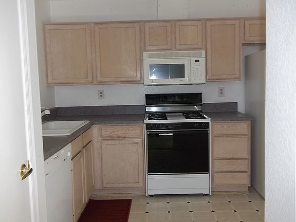 3rd image of 9016 Starmount Dr