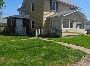 614 51st St, Moline, IL 61265