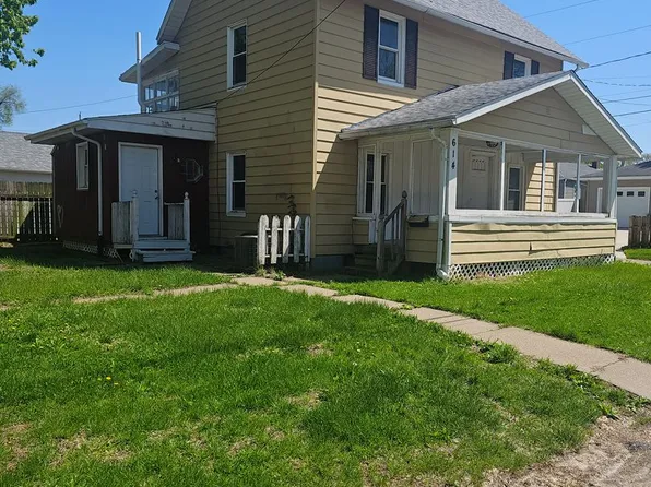 614 51st St, Moline, IL 61265