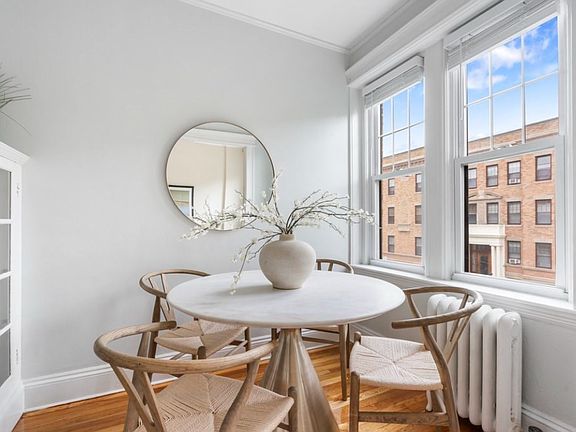 3rd image of 4 Crawford St APT 6