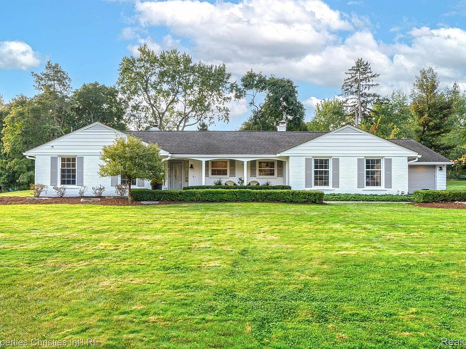 1st image of 970 Hickory Heights Dr