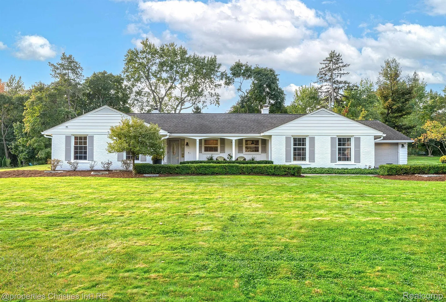 970 Hickory Heights Dr photo 1