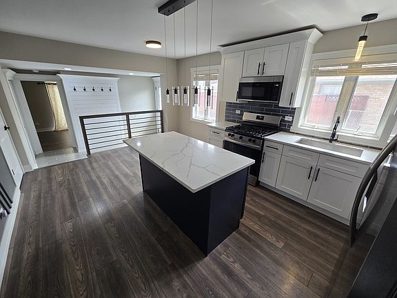 5th image of 6024 Birmingham St