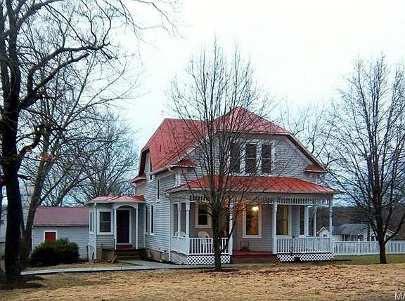 2nd image of 98 Main St